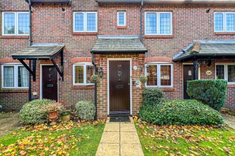 2 bedroom maisonette for sale