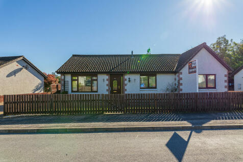 4 bedroom detached bungalow for sale