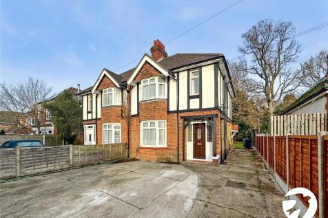 Sutton Road, Maidstone, Kent, ME15 3 bed semi