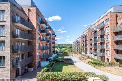 Adeline Heights, Rosalind Drive... 2 bed flat for sale