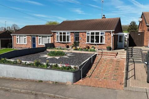 2 bedroom semi-detached bungalow for sale