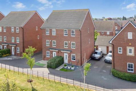 4 bedroom town house for sale
