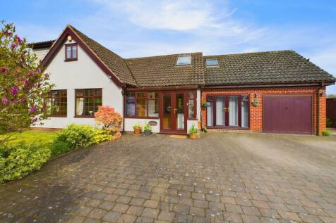 5 bedroom detached bungalow for sale