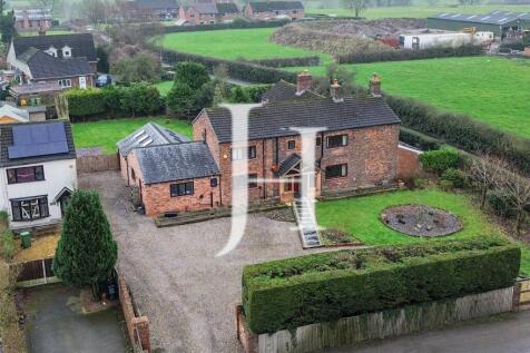 Holmes Chapel Road, Crewe CW4 4 bed house for sale