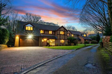 5 bedroom detached house for sale