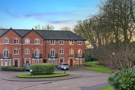 4 bedroom end of terrace house for sale