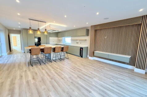 7 bedroom detached house for sale