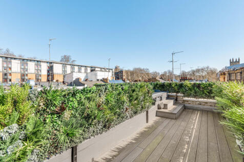 4 bedroom mews property for sale