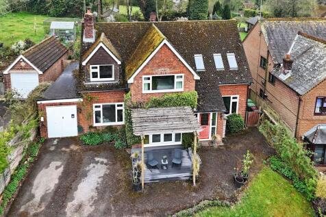 Ellisfield,  Basingstoke,  RG25 4 bed detached house for sale