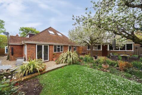 Bramley,  Basingstoke,  RG26 6 bed detached house for sale