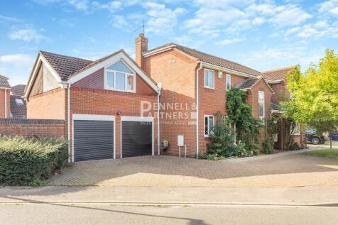 Glenfields, Peterborough PE7 5 bed detached house for sale