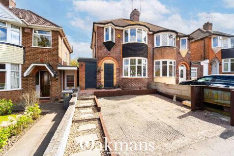 Upper Meadow Road, Quinton... 3 bed semi