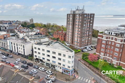 3 bedroom flat for sale