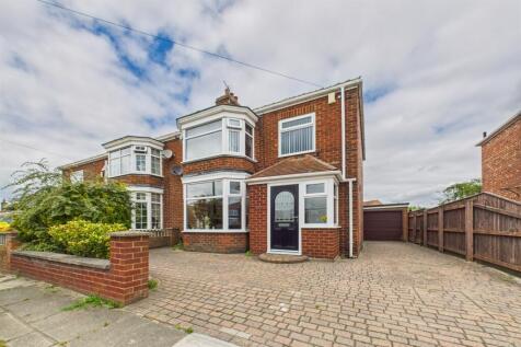 Wroxton Avenue, Linthorpe... 3 bed semi