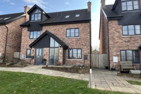 4 bedroom semi-detached house for sale