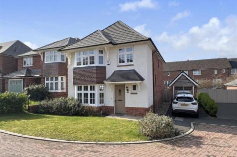 4 bedroom detached house for sale