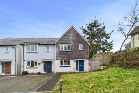 Yelverton, Devon 3 bed end of terrace house for sale