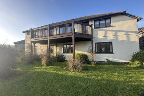 Wood Drive, Saltash, PL12 5 bed detached house for sale