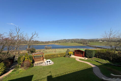 Manor Road, Colne, BB8 4 bed detached house for sale