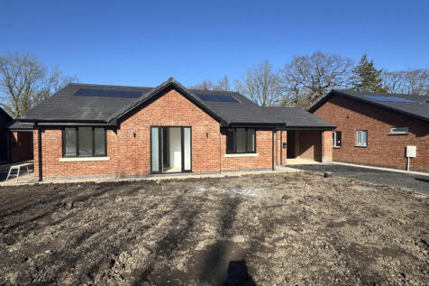 Huntley Close Preston New Road... 3 bed bungalow for sale