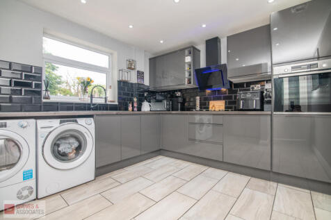 Westminster Road, Cannock, WS11 2 bed semi