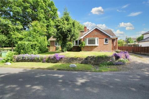 Frensham Lane, Lindford, Hampshire, GU35 4 bed detached house for sale