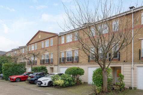 Isleworth TW7 4 bed townhouse for sale