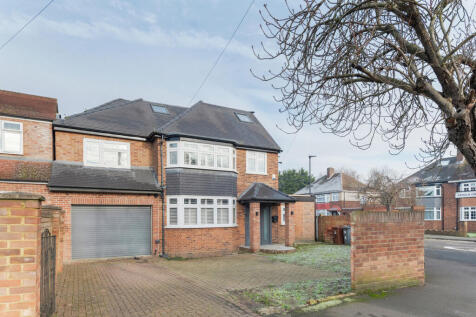 Isleworth TW7 5 bed detached house for sale