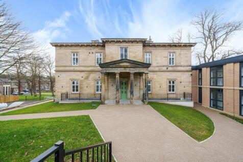 Rose Court, 29 Victoria Gardens... 3 bed flat for sale