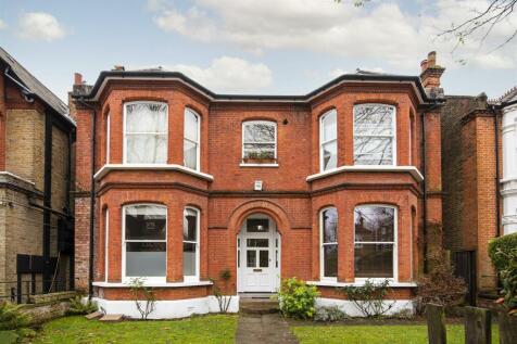 Culmington Road, Ealing, W13 3 bed flat for sale