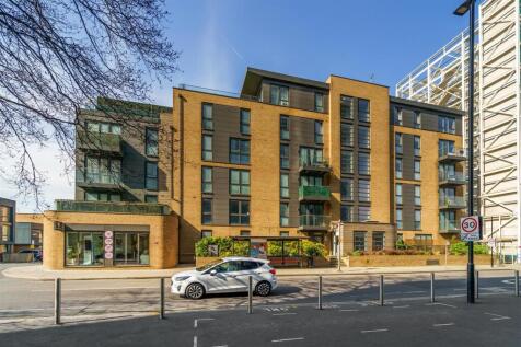Vale Court, Brentford TW8 1 bed apartment for sale