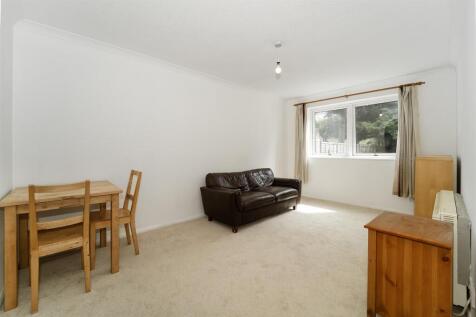South Ealing Road, Ealing W5 1 bed ground floor flat for sale