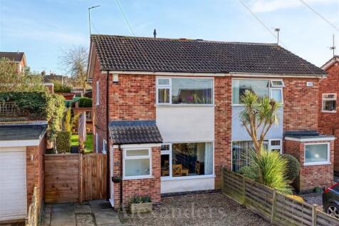 2 bedroom semi-detached house for sale