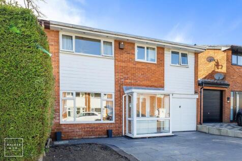 4 bedroom semi-detached house for sale
