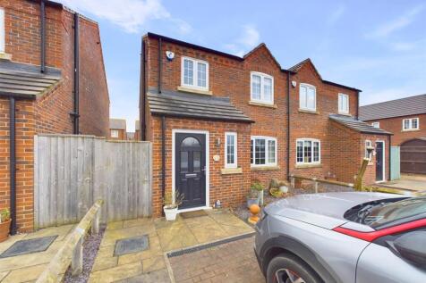 3 bedroom semi-detached house for sale