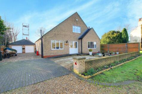 Churchill Road, North Somercotes LN11 3 bed detached house for sale