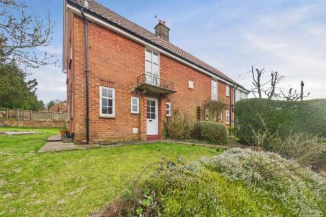 2 bedroom semi-detached house for sale