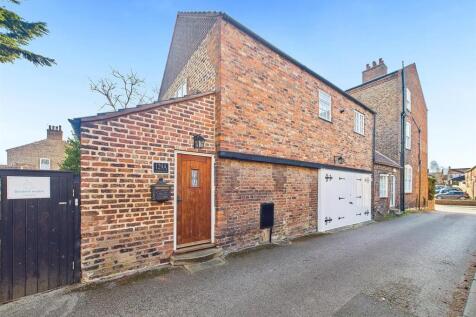 2 bedroom semi-detached house for sale