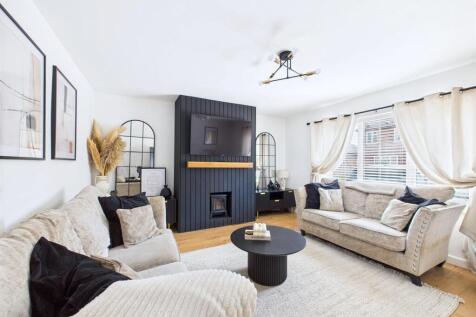 4 bedroom semi-detached house for sale