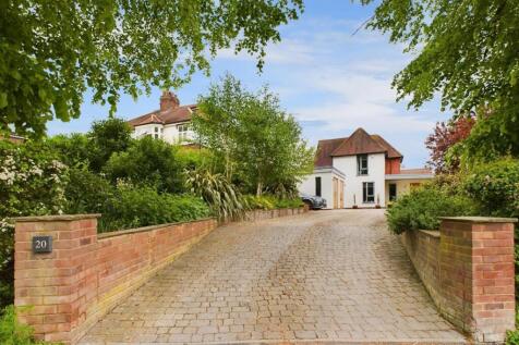 5 bedroom detached house for sale