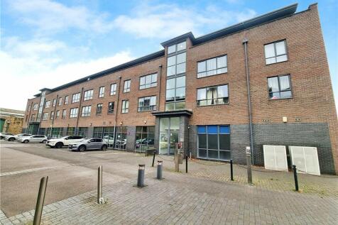 Fire Fly Avenue, Swindon, Wiltshire 2 bed apartment for sale