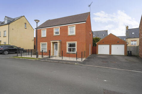 Winterbourne Road, Swindon, Wiltshire 4 bed detached house for sale