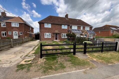 Station Road, Quainton, Aylesbury 3 bed semi