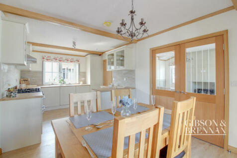 Crowsheath Estate, Billericay, CM11 2 bed park home for sale
