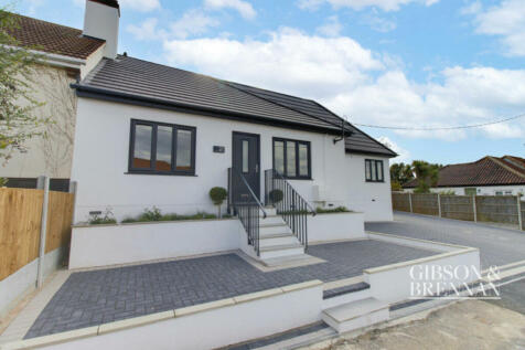 2 bedroom terraced bungalow for sale