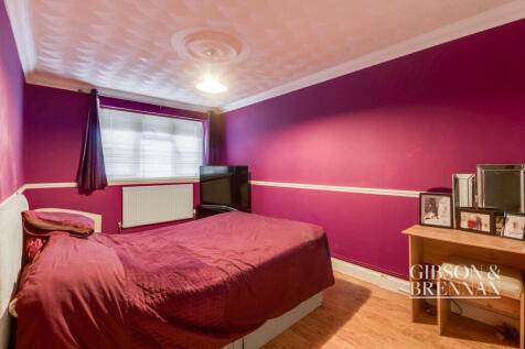 Wythefield, Basildon, SS13 2 bed flat for sale