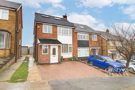 Balmoral Close, Billericay, CM11 3 bed semi