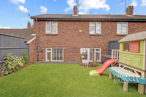 Glebe Field, Basildon, SS14 2 bed terraced house for sale