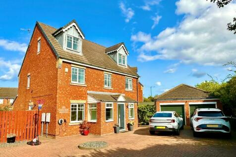 5 bedroom detached house for sale