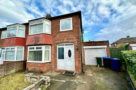 3 bedroom semi-detached house for sale